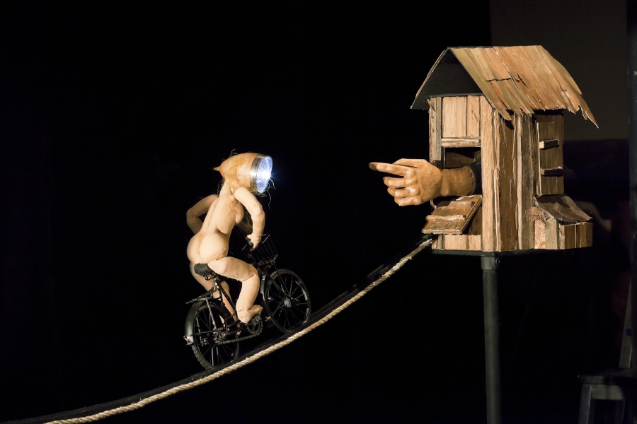 Exuvia - Magical Theatre & the Amanda Puijk Company